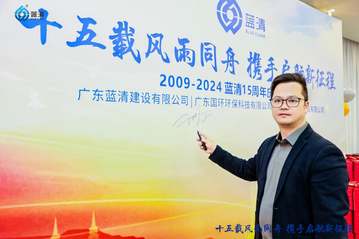 何刚谈华为Mate XT 2非凡大师:极致美学、工艺与创新的集大成者