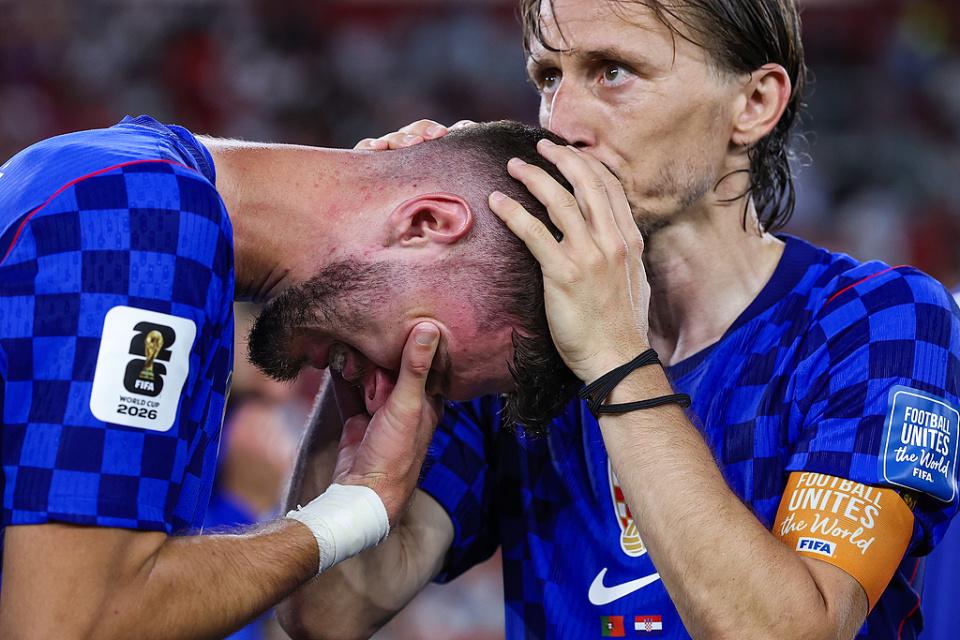 克罗地亚媒体开炮：我们被抢劫！FIFA保送葡萄牙 C罗靠施舍获最佳 